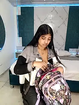 Snapshot of Briseida-White chatting on 10-18-25, 11:55 Briseida-White online show from 10-18-25, 11:55