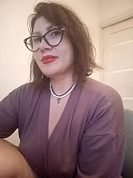 Ambika beauty online show from 11-10-25, 01:21