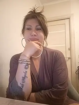 Snapshot of Ambika_beauty chatting on 12-05-25, 08:16 Ambika beauty online show from 12-05-25, 08:16