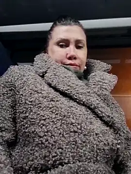 Snapshot of Ambika_beauty chatting on 12-16-25, 05:18 Ambika beauty online show from 12-16-25, 05:18