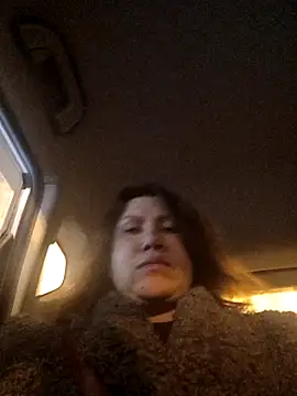 Snapshot of Ambika_beauty chatting on 12-21-25, 10:17 Ambika beauty online show from 12-21-25, 10:17