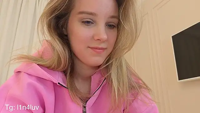 AIicaparkerc online show from 12-14-25, 09:41