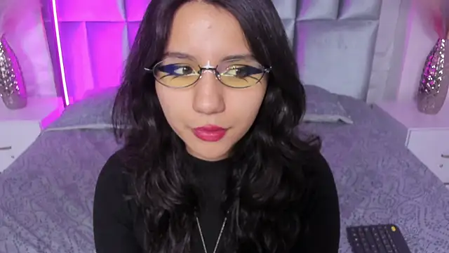 HollyPeach online show from 03-29-26, 05:02