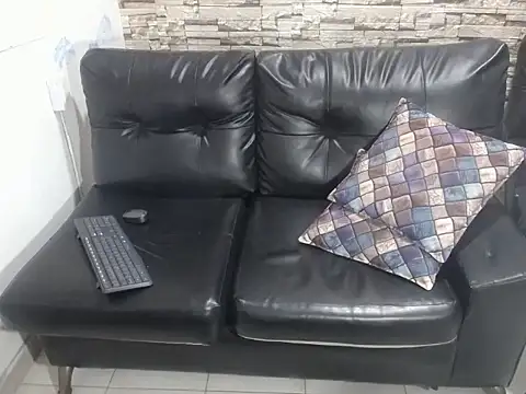 Snapshot of rom_weasley chatting on 10-25-25, 11:29 rom weasley online show from 10-25-25, 11:29