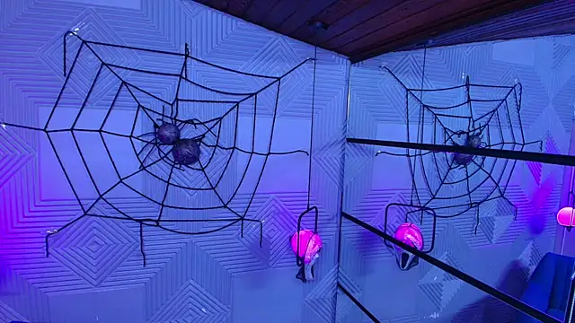 CinnamonHeat online show from 10-24-25, 11:06