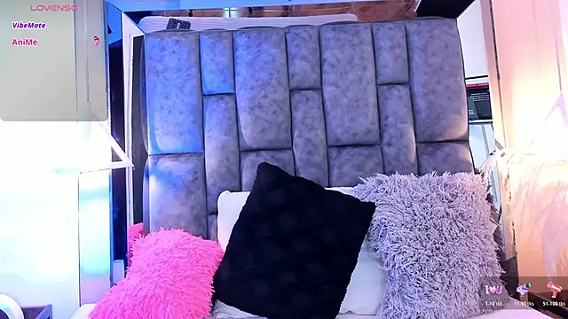 SofiRuiz  online show from 12-14-25, 03:45