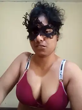 Expose Queen online show from 03-19-26, 07:45