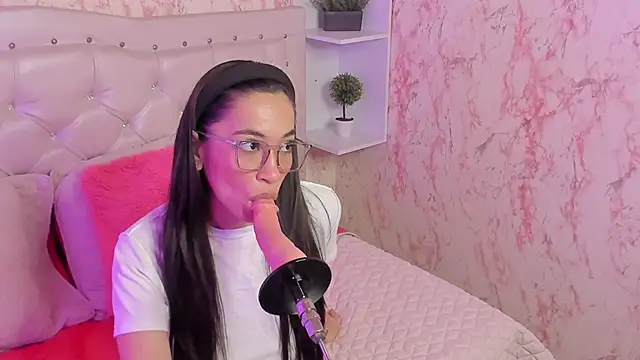 GabbiePrice online show from 11-18-25, 03:38