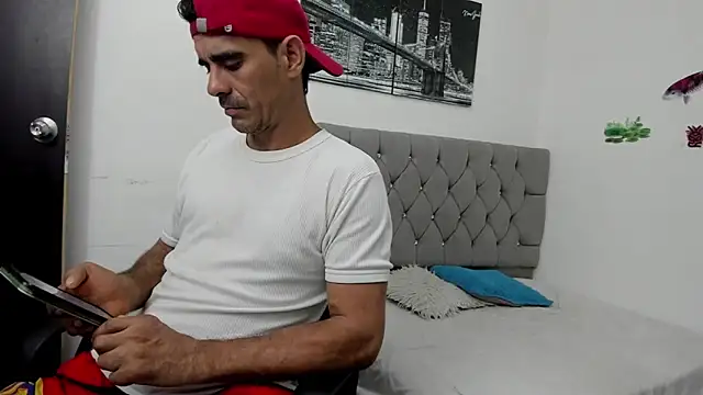 Sofi And Santy online show from 03-29-26, 11:49