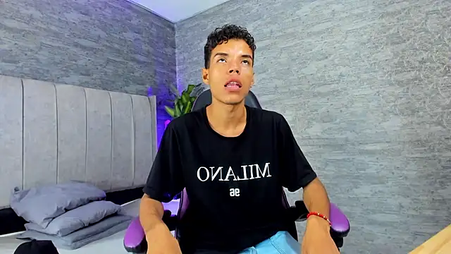 Snapshot of jhojan_foxxx_ chatting on 11-19-25, 08:31 jhojan foxxx online show from 11-19-25, 08:31