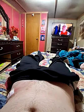 Snapshot of Gdaddy13 chatting on 10-11-25, 08:13 Gdaddy13 online show from 10-11-25, 08:13