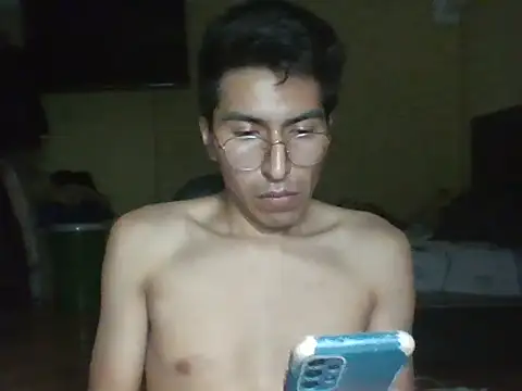 Snapshot of Rizz_Latino chatting on 11-15-25, 11:18 Rizz Latino online show from 11-15-25, 11:18