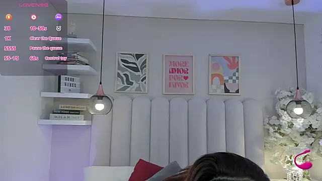 Snapshot of Isabella__gonzalez_ chatting on 10-25-25, 03:58 Isabella gonzalez online show from 10-25-25, 03:58