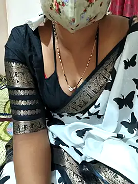 Snapshot of Best_Kannada_Couple chatting on 10-24-25, 06:04 Best Kannada Couple online show from 10-24-25, 06:04