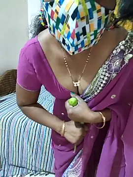 Snapshot of Best_Kannada_Couple chatting on 10-28-25, 05:44 Best Kannada Couple online show from 10-28-25, 05:44