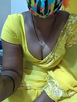 Snapshot of Best_Kannada_Couple chatting on 11-11-25, 05:02 Best Kannada Couple online show from 11-11-25, 05:02