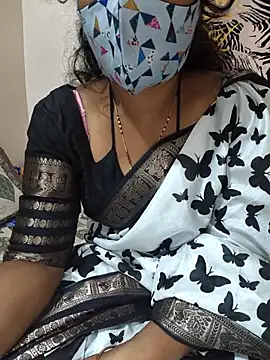 Snapshot of Best_Kannada_Couple chatting on 12-17-25, 05:35 Best Kannada Couple online show from 12-17-25, 05:35