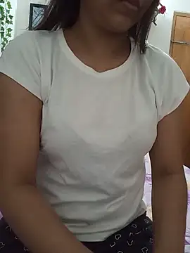 Snapshot of Tanha18 chatting on 06-28-26, 01:17 Tanha18 online show from 06-28-26, 01:17