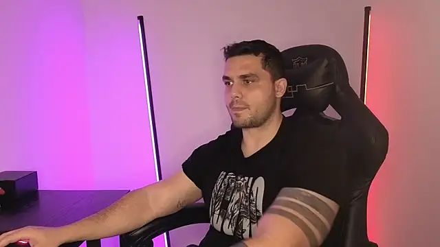 Snapshot of Danielbateson chatting on 01-10-26, 01:13 Danielbateson online show from 01-10-26, 01:13