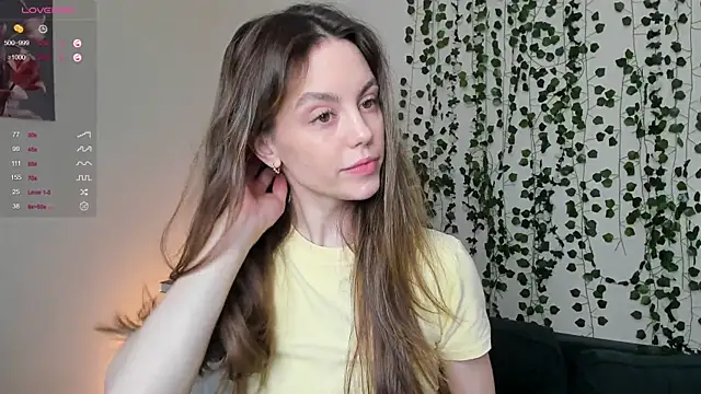 Snapshot of sweet_and_flirt chatting on 11-22-25, 06:45 sweet and flirt online show from 11-22-25, 06:45