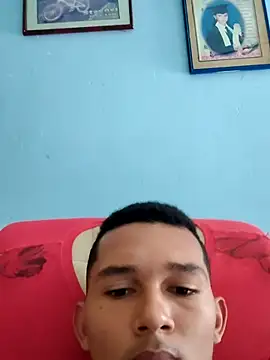 Snapshot of Rayangiss chatting on 11-18-25, 03:38 Rayangiss online show from 11-18-25, 03:38