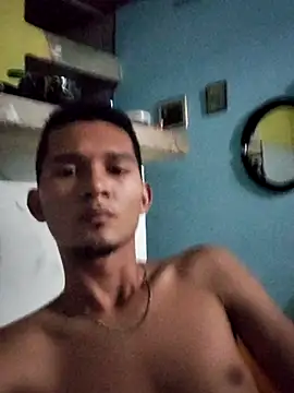 Snapshot of Rayangiss chatting on 01-19-26, 04:05 Rayangiss online show from 01-19-26, 04:05