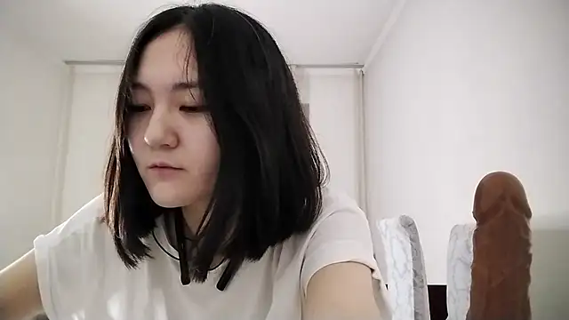 Lyndasilk online show from 11-02-25, 02:19