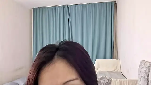 Lyndasilk online show from 04-17-26, 04:10