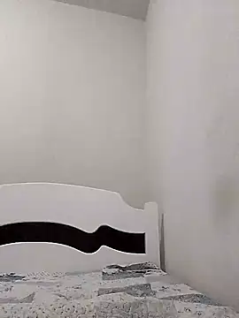 Camilanifeta online show from 12-18-25, 04:35