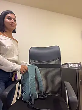 AlyssaRay online show from 04-08-26, 12:05