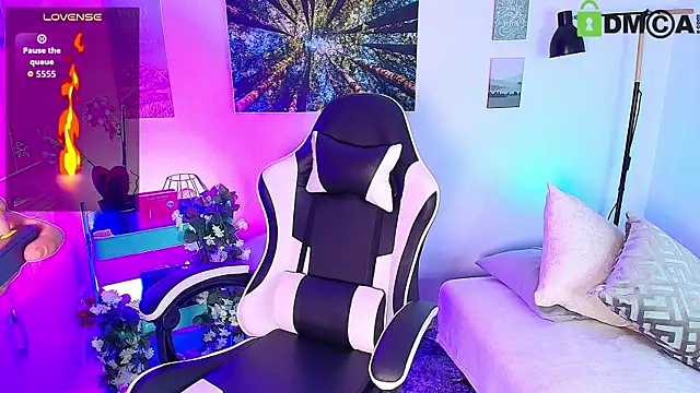 Snapshot of Alex_carter chatting on 10-30-25, 10:38 Alex carter online show from 10-30-25, 10:38