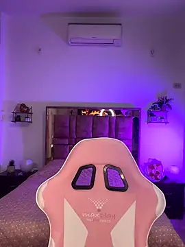 Snapshot of MIACUTEE_ chatting on 11-27-25, 08:55 MIACUTEE online show from 11-27-25, 08:55