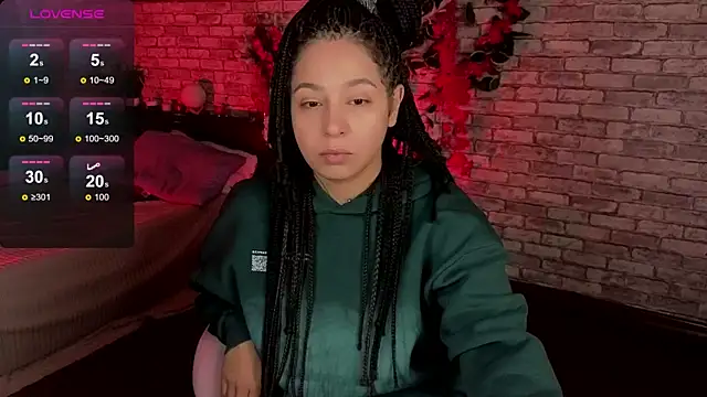 Snapshot of Aisha_Goldstein chatting on 11-11-25, 06:02 Aisha Goldstein online show from 11-11-25, 06:02