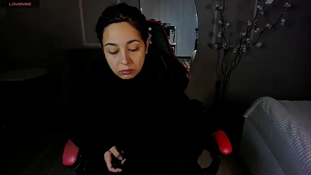 Snapshot of Aisha_Goldstein chatting on 11-16-25, 05:46 Aisha Goldstein online show from 11-16-25, 05:46