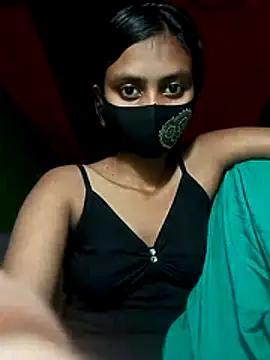 Snapshot of Night_Queen20 chatting on 10-31-25, 08:37 Night Queen20 online show from 10-31-25, 08:37