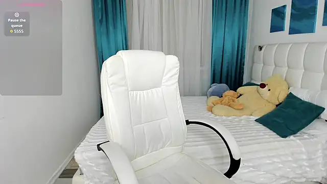 Snapshot of Angelie__Eyes chatting on 11-26-25, 12:39 Angelie Eyes online show from 11-26-25, 12:39