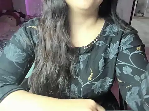 Snapshot of Divya68 chatting on 11-18-25, 06:01 Divya68 online show from 11-18-25, 06:01