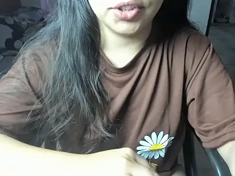 Snapshot of Divya68 chatting on 11-22-25, 05:45 Divya68 online show from 11-22-25, 05:45