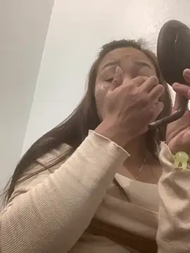 Snapshot of Linh_sexyy chatting on 01-15-26, 01:16 Linh sexyy online show from 01-15-26, 01:16