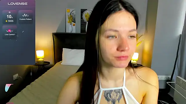 Snapshot of ChillGato chatting on 10-13-25, 01:38 ChillGato online show from 10-13-25, 01:38