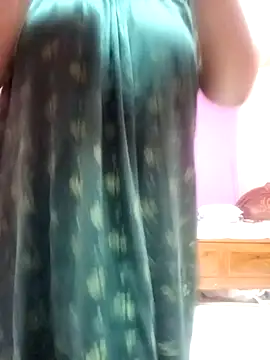 Snapshot of ITZ_YUVIKA chatting on 11-21-25, 11:20 ITZ YUVIKA online show from 11-21-25, 11:20