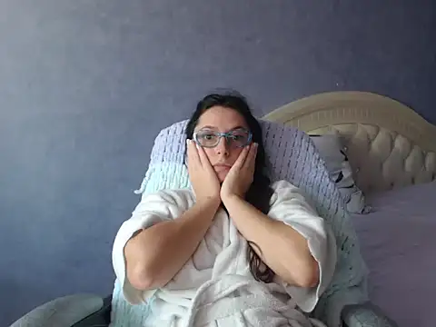 LuckyLisa23 online show from 11-06-25, 09:21