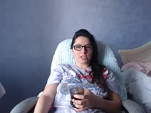 LuckyLisa23 online show from 03-25-26, 12:00