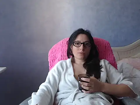 LuckyLisa23 online show from 05-06-26, 09:25