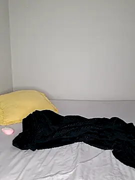 certifiedhottie2025 online show from 04-26-26, 06:44