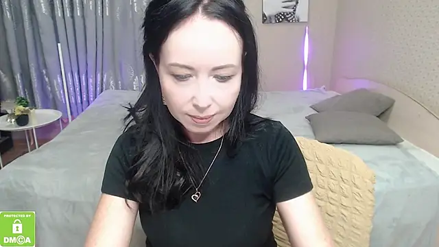 beautiful moon3 online show from 10-30-25, 12:50