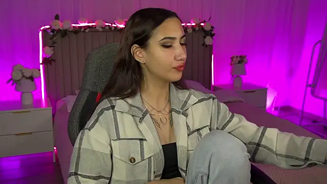 Snapshot of RebeckaThornton chatting on 11-15-25, 09:39 RebeckaThornton online show from 11-15-25, 09:39