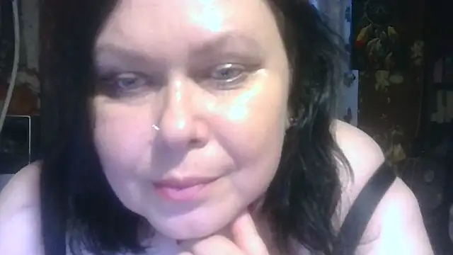 Snapshot of CharleeKendall chatting on 11-24-25, 11:21 CharleeKendall online show from 11-24-25, 11:21