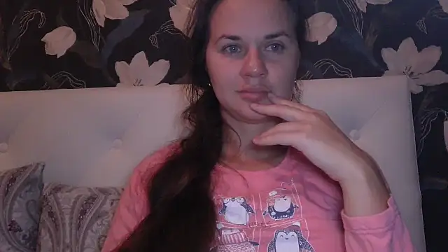 Snapshot of GiaaCaranggi chatting on 10-19-25, 07:03 GiaaCaranggi online show from 10-19-25, 07:03