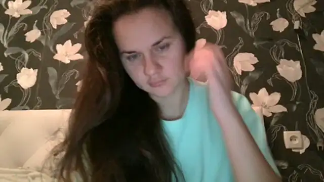 Snapshot of GiaaCaranggi chatting on 12-14-25, 08:35 GiaaCaranggi online show from 12-14-25, 08:35